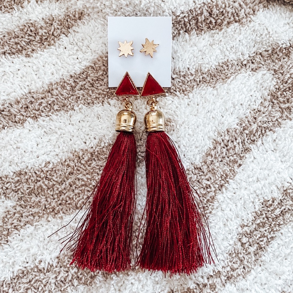 maroon tassel earrings and stud set